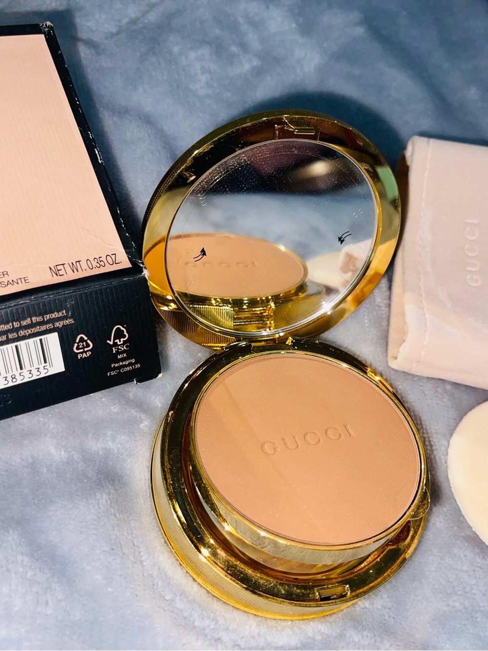 Gucci Gold Compact Pressed Powder - Beige